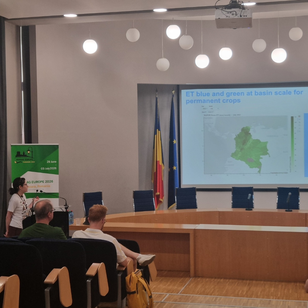 Laura Agudelo presentating "Evaluating the application of FAO WaPOR data to support Colombia's National Water Study"